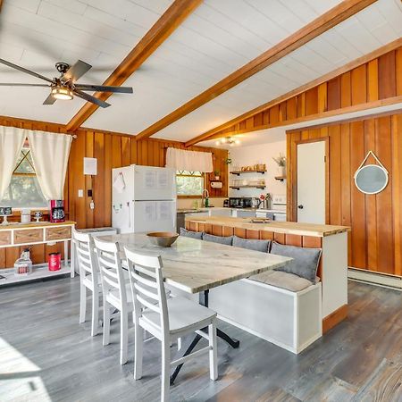 Lakefront Poconos Vacation Rental With Swim Dock! Long Pond 외부 사진