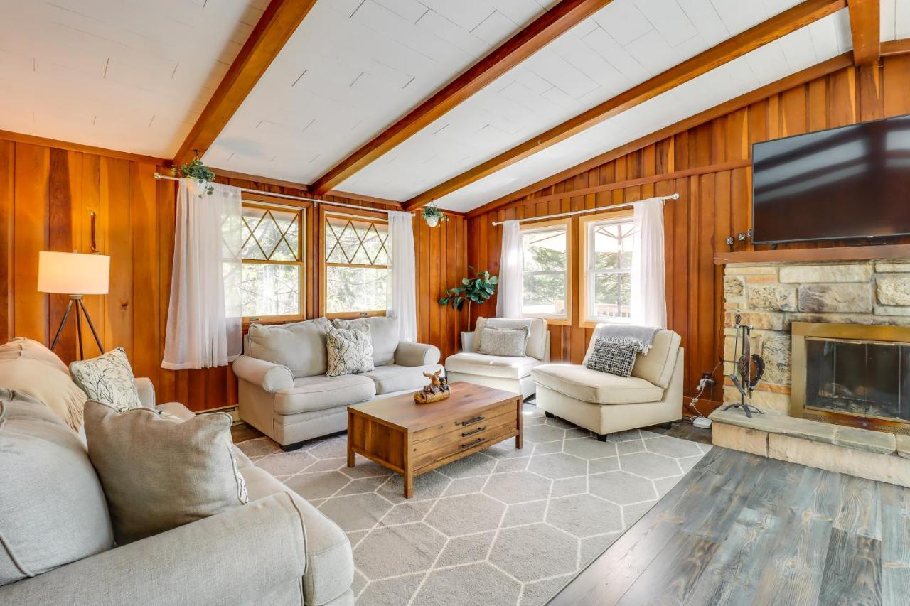 Lakefront Poconos Vacation Rental With Swim Dock! Long Pond 외부 사진