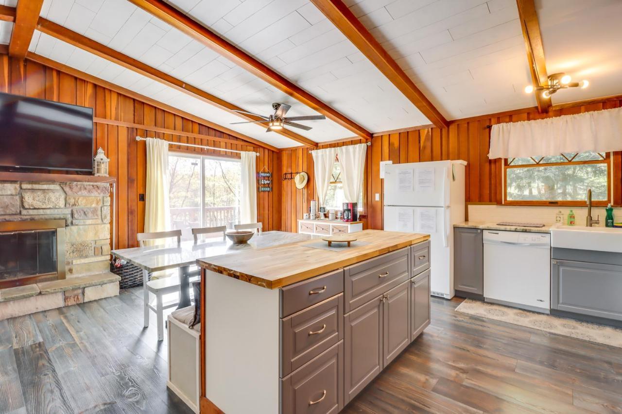 Lakefront Poconos Vacation Rental With Swim Dock! Long Pond 외부 사진