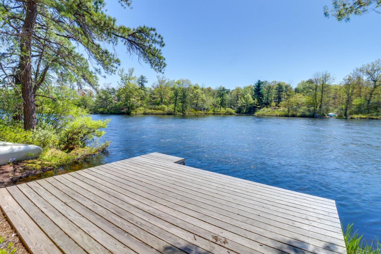Lakefront Poconos Vacation Rental With Swim Dock! Long Pond 외부 사진