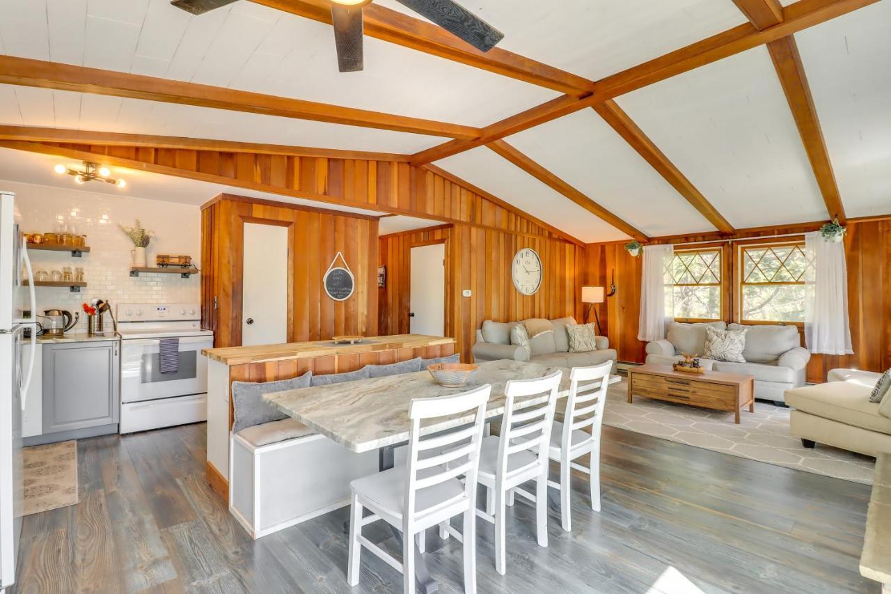 Lakefront Poconos Vacation Rental With Swim Dock! Long Pond 외부 사진