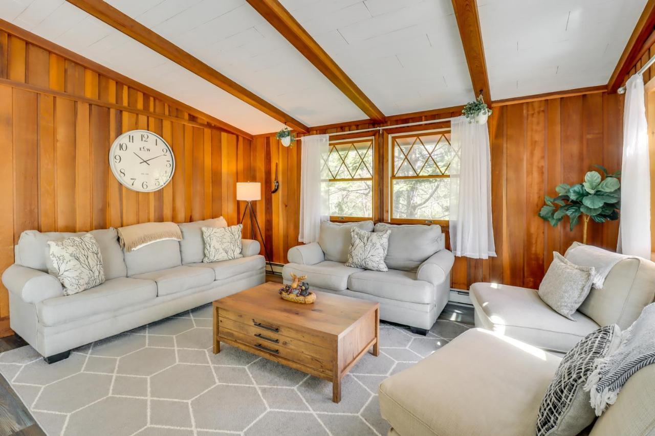 Lakefront Poconos Vacation Rental With Swim Dock! Long Pond 외부 사진