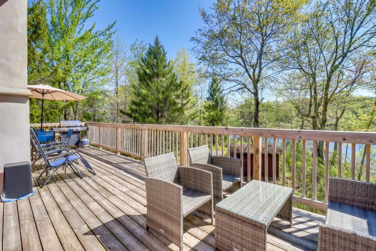 Lakefront Poconos Vacation Rental With Swim Dock! Long Pond 외부 사진
