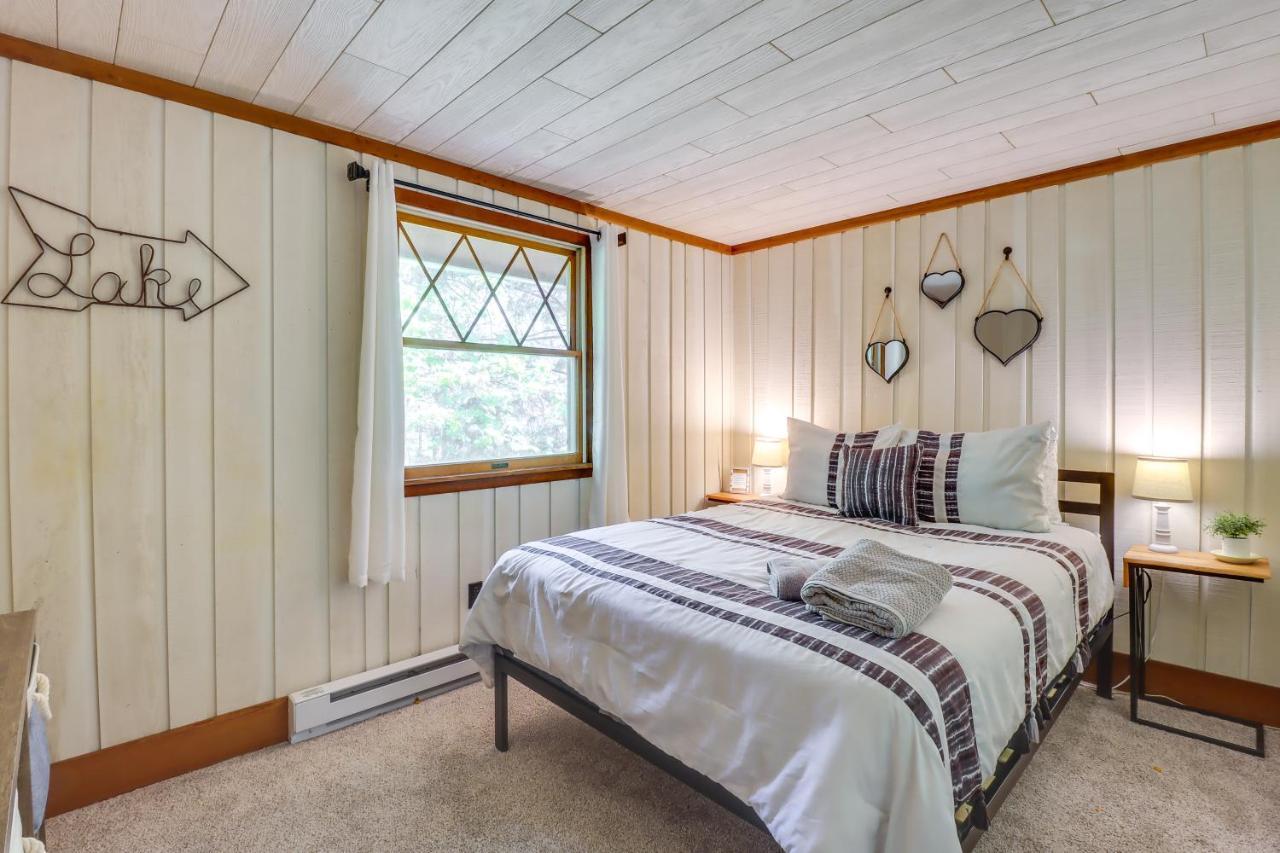 Lakefront Poconos Vacation Rental With Swim Dock! Long Pond 외부 사진