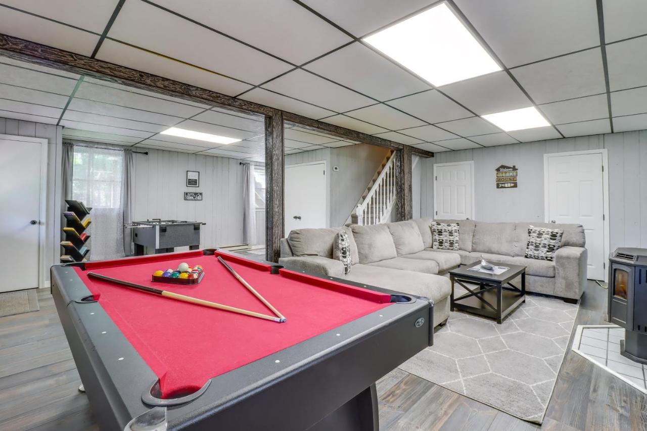 Lakefront Poconos Vacation Rental With Swim Dock! Long Pond 외부 사진