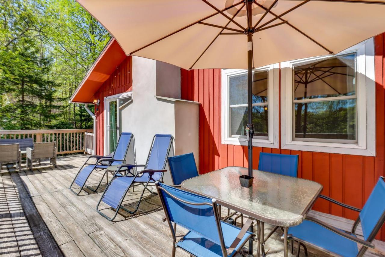Lakefront Poconos Vacation Rental With Swim Dock! Long Pond 외부 사진